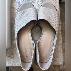 Nurture greige flats/sandals 9